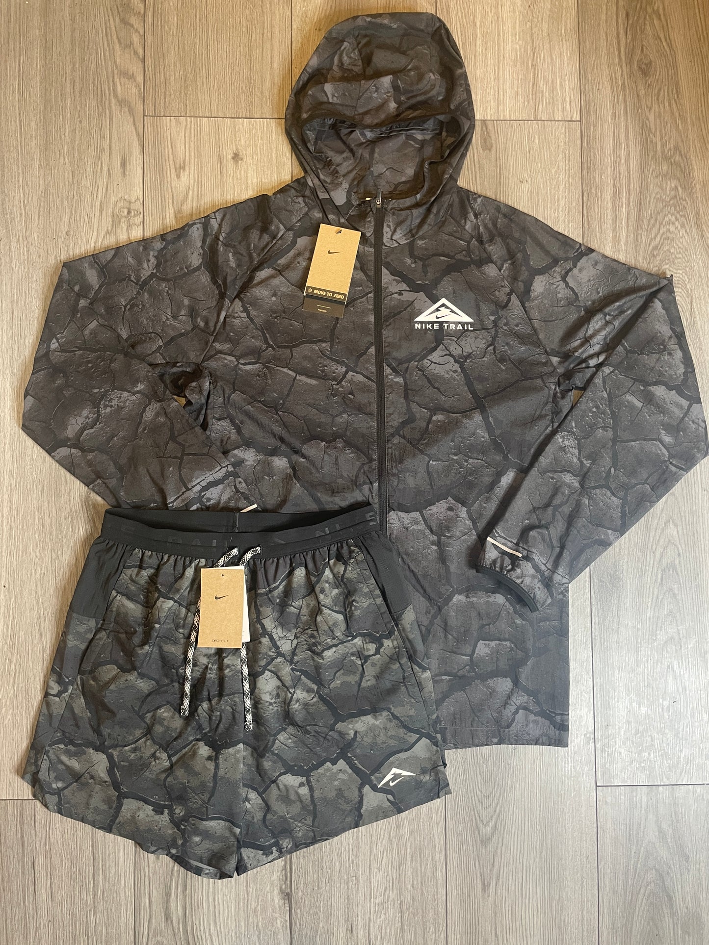 Nike trail Areez Set