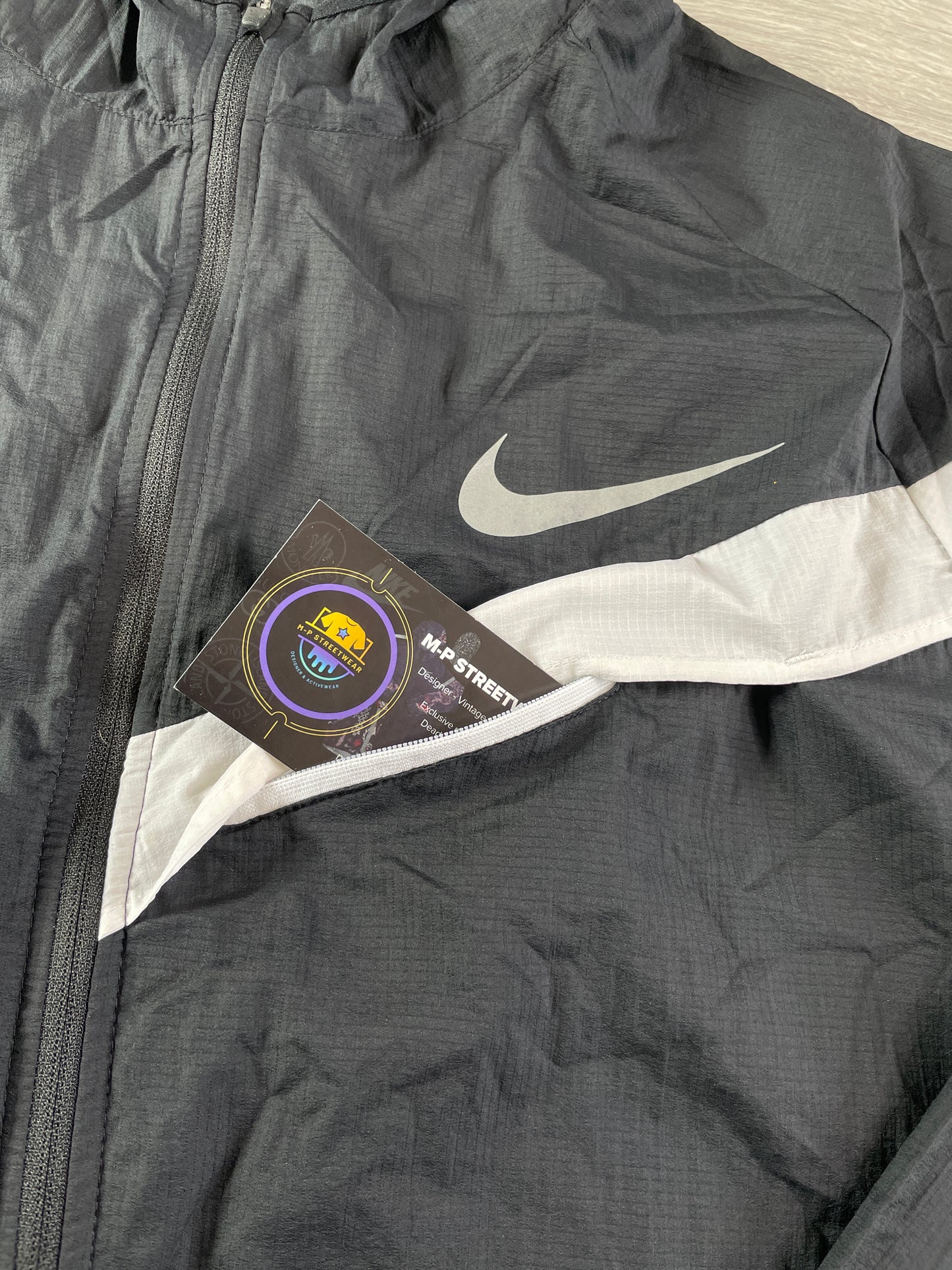 Nike Impossibly Light Windbreaker