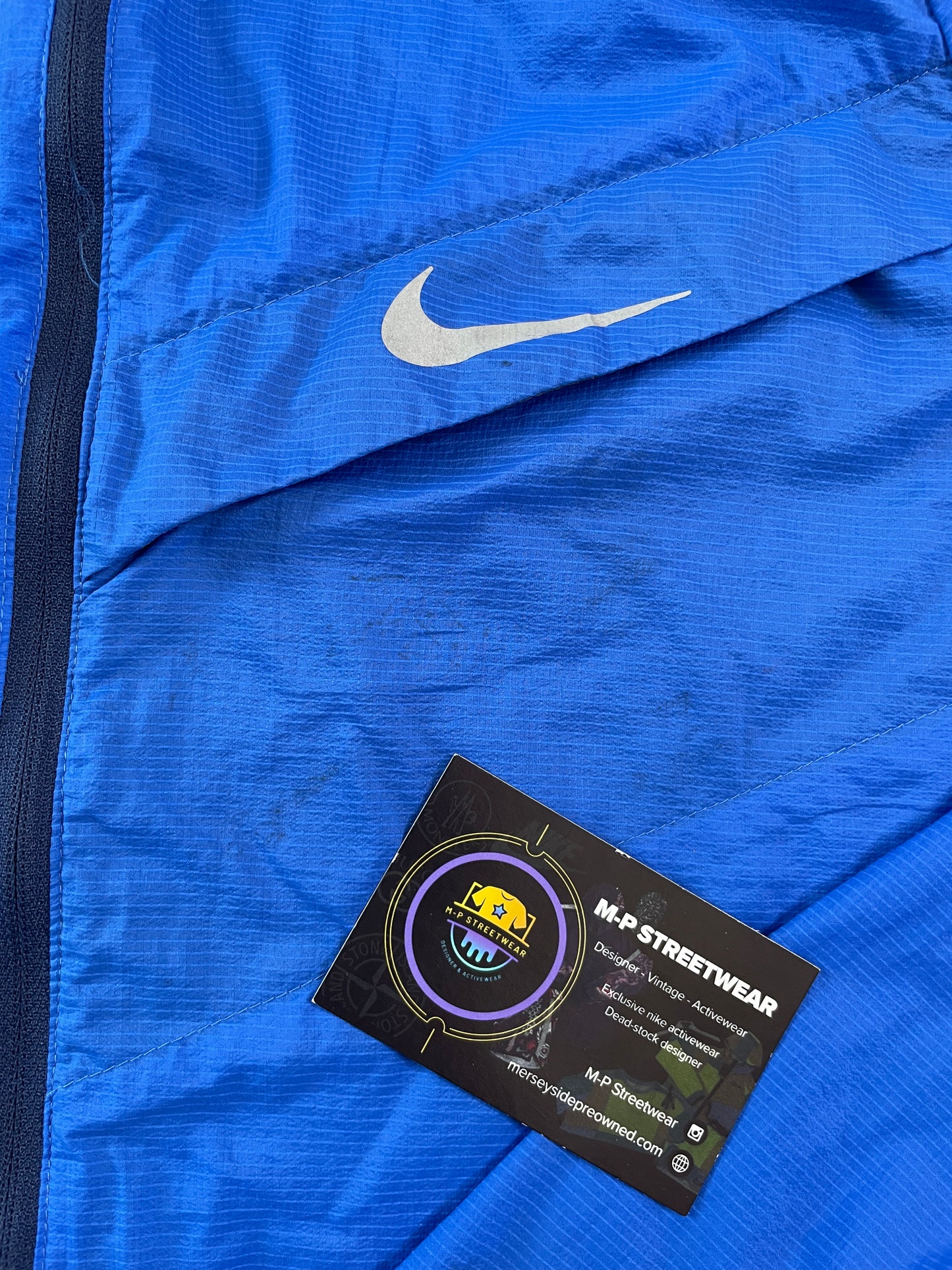 Nike Incredibly Light Windbreaker (XL)
