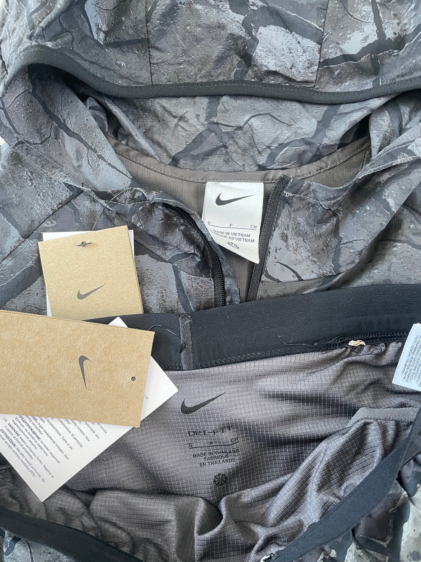 Nike trail Areez Set