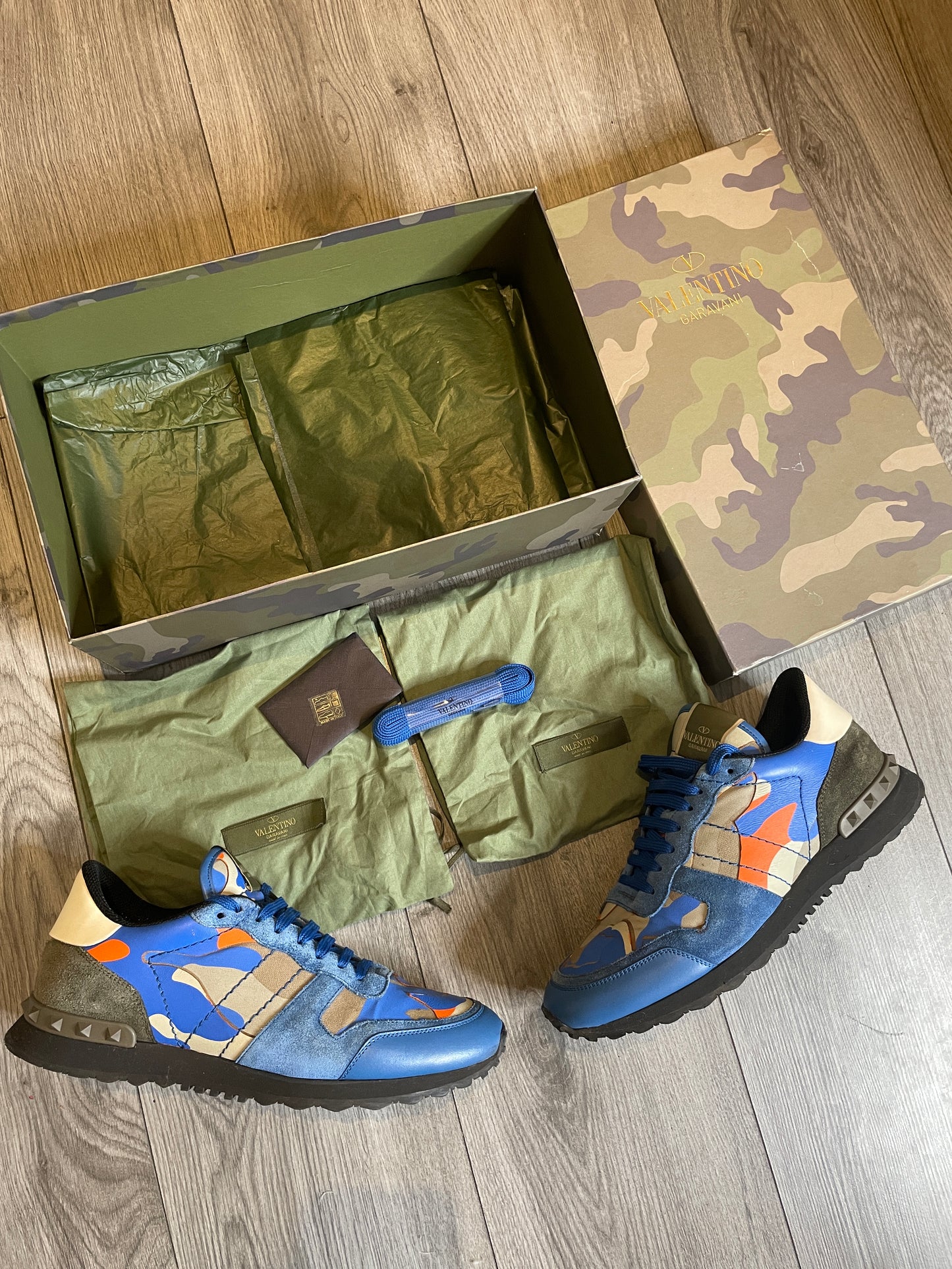 Valentino rock runners