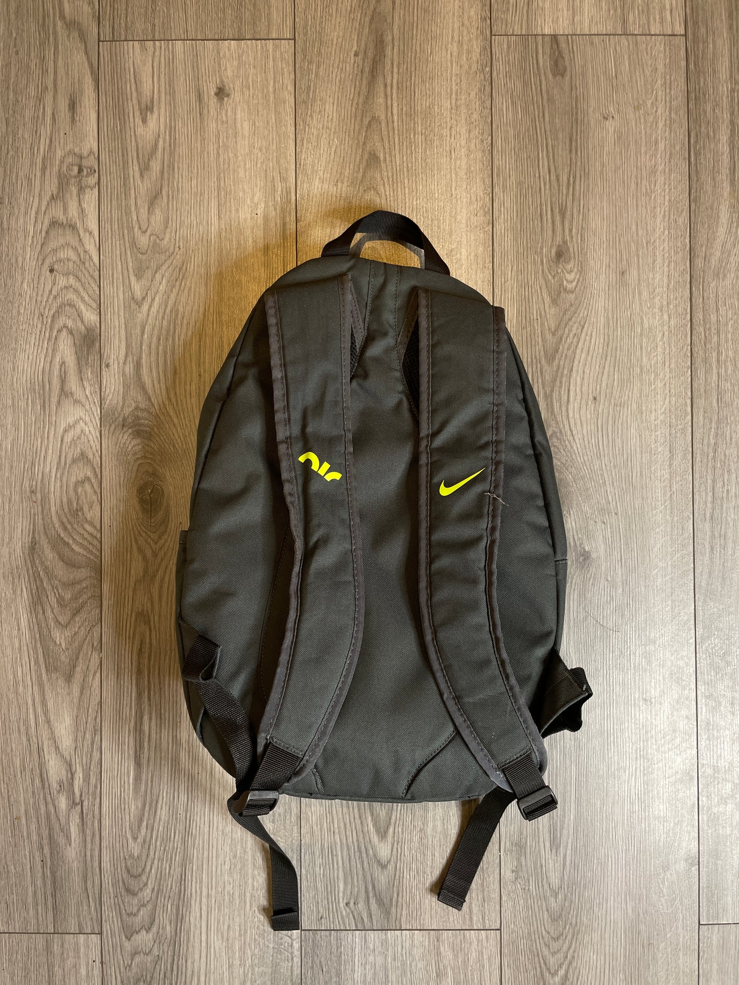 Nike Air Max neon backpack 🎒