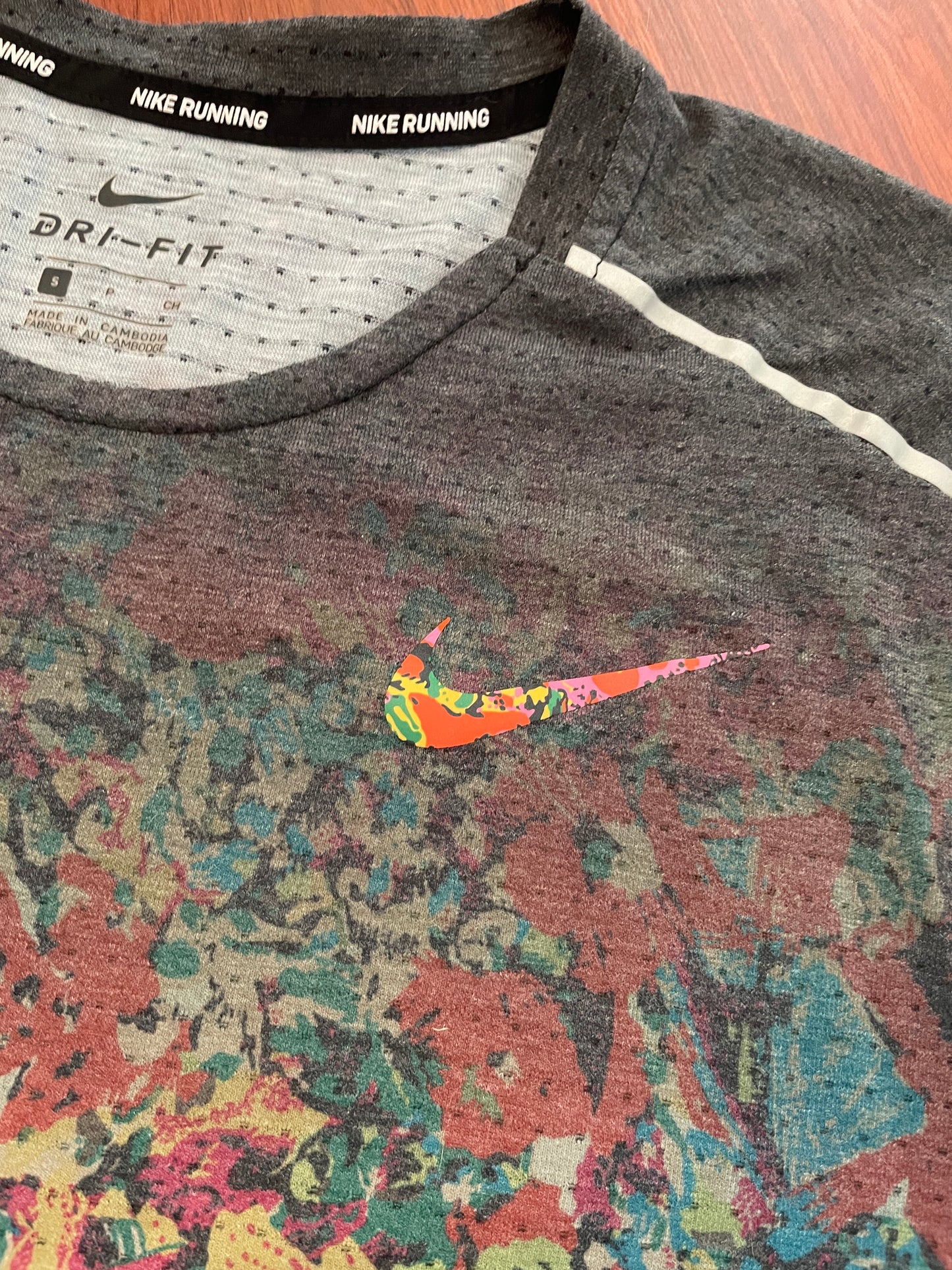 Nike floral miler