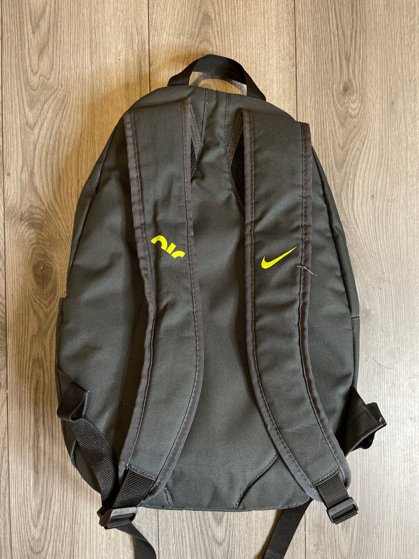 Nike Air Max neon backpack 🎒