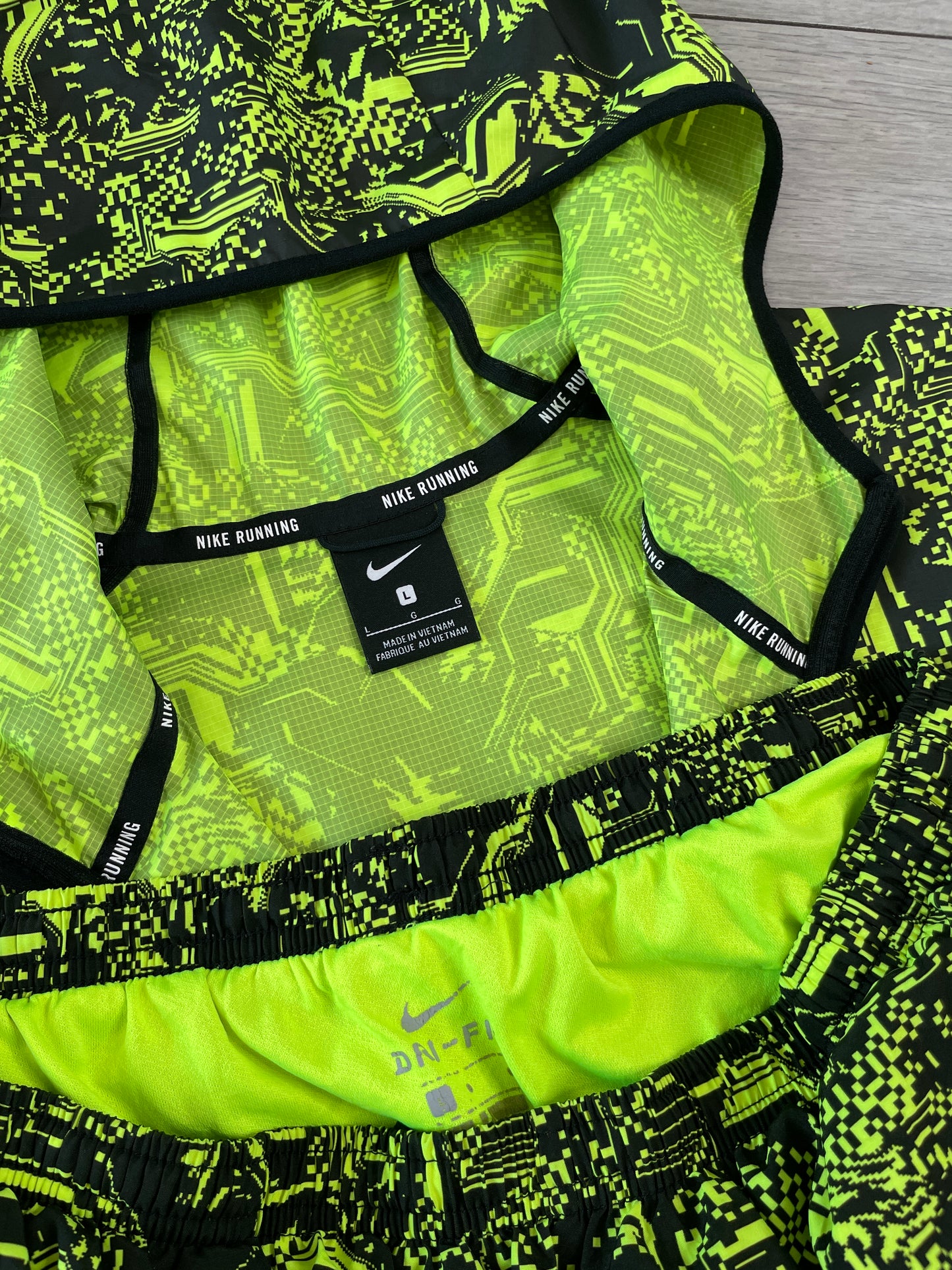 Nike Digital Set Neon (L)