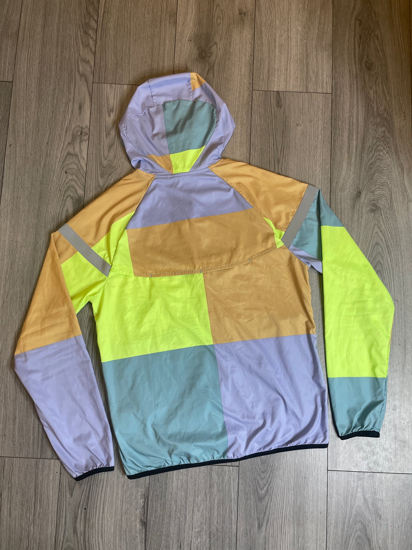 Nike Wild-Run Patchwork windbreaker neon