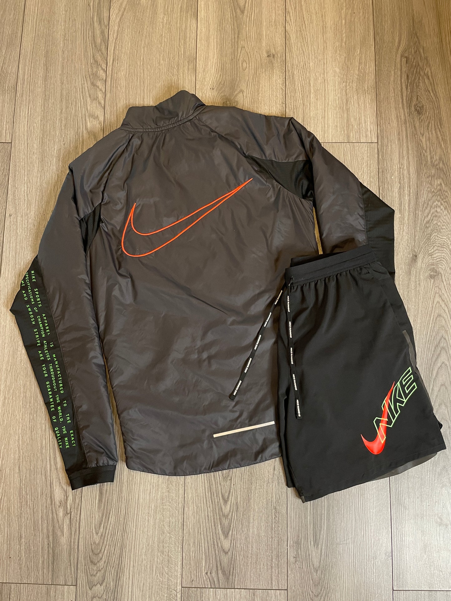 Nike Sports Apparel Set