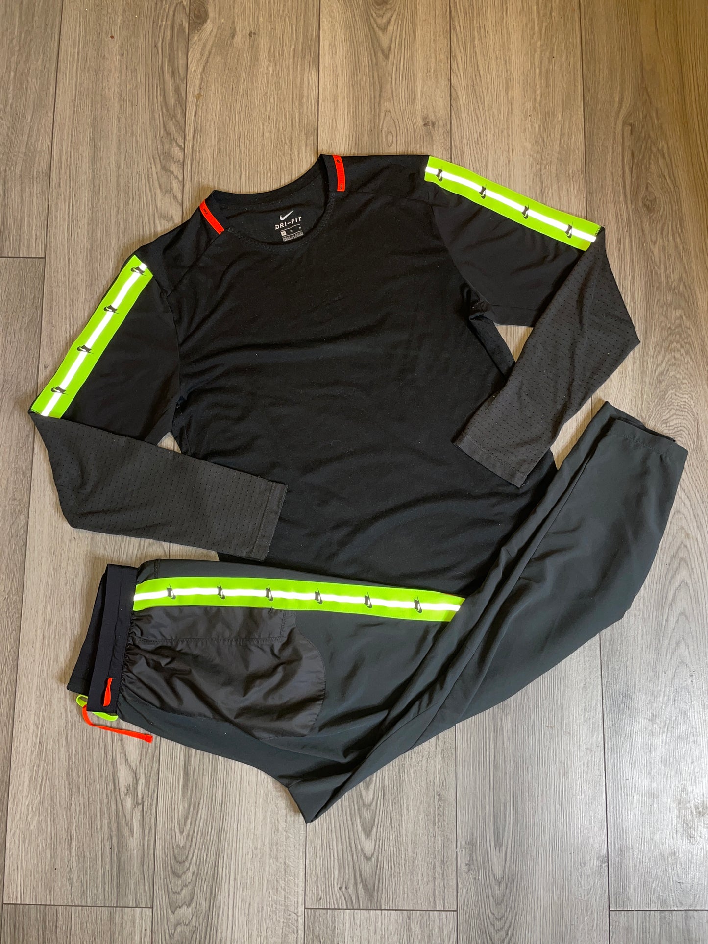 Nike Wild Run T & pants set
