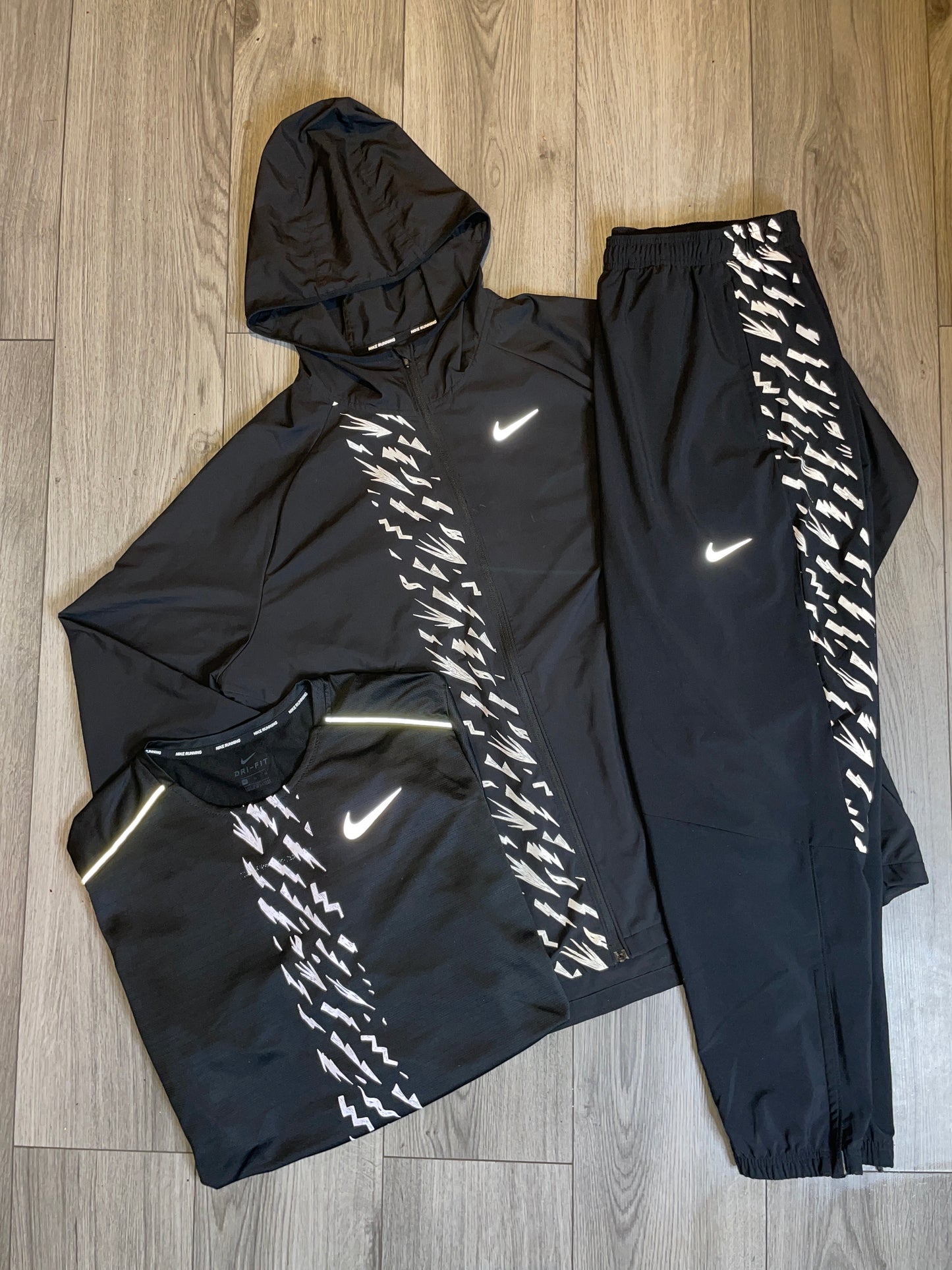 Nike 3 piece set lightening bolt ⚡️