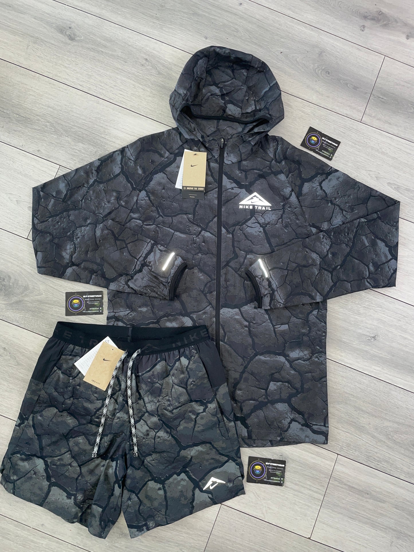 Nike trail Areez Set