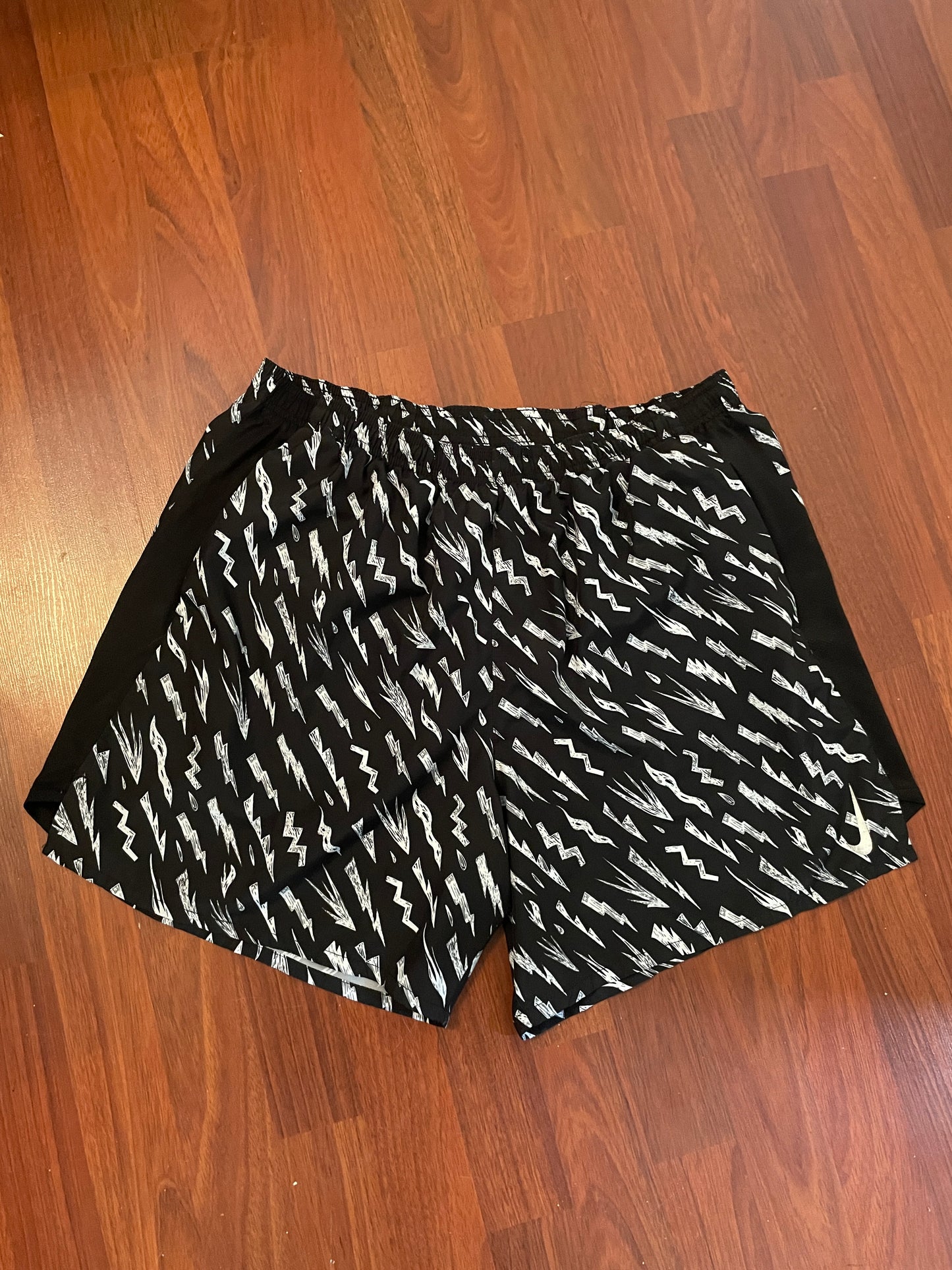 Nike Lightenings Bolt shorts ⚡️