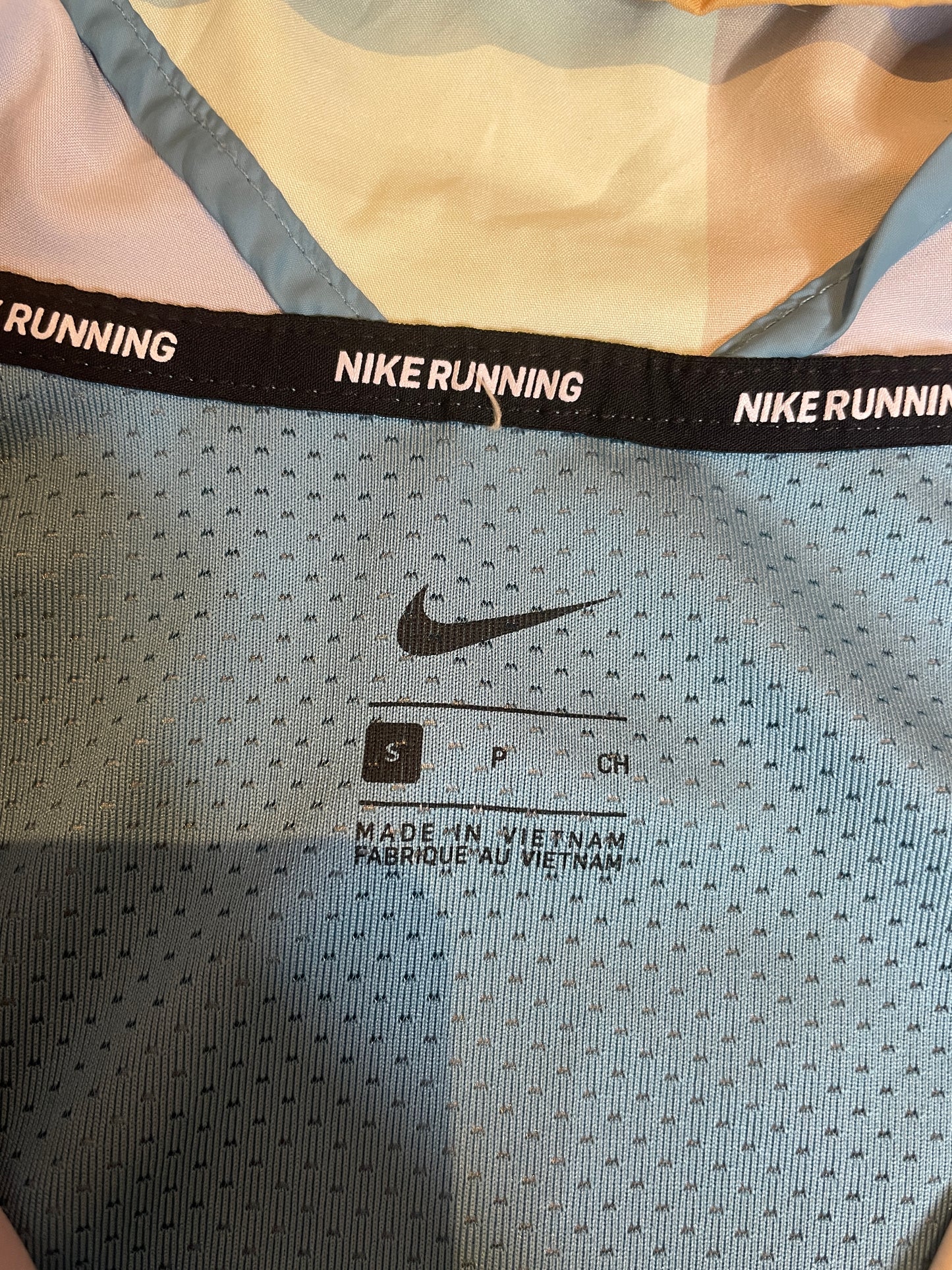 Nike Wild-Run Patchwork windbreaker neon