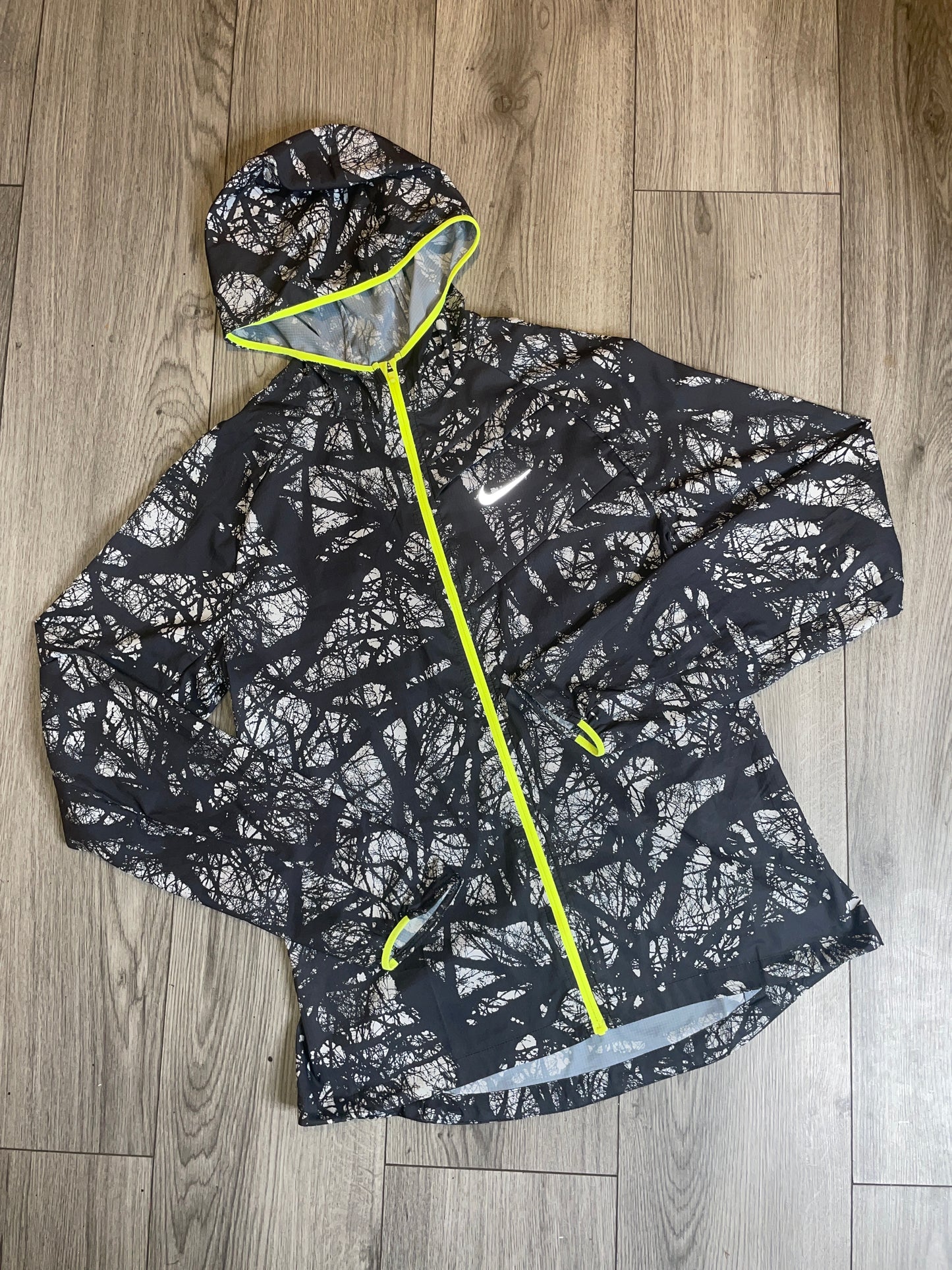 Nike forest neon windbreaker 🌳