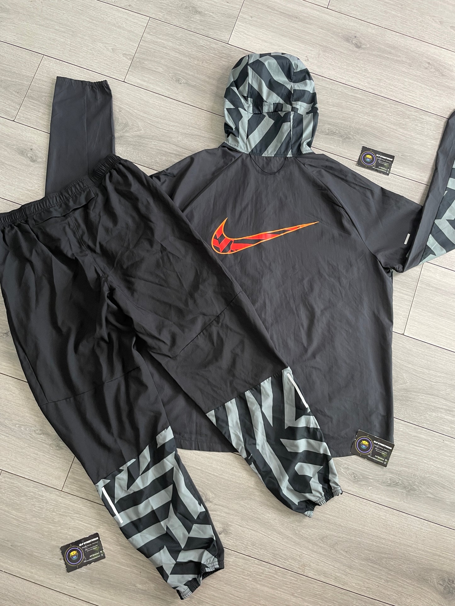 Nike “Ekiden” Tracksuit 🍊 (L)