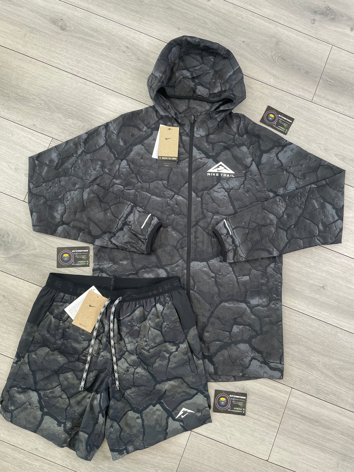 Nike trail Areez Set