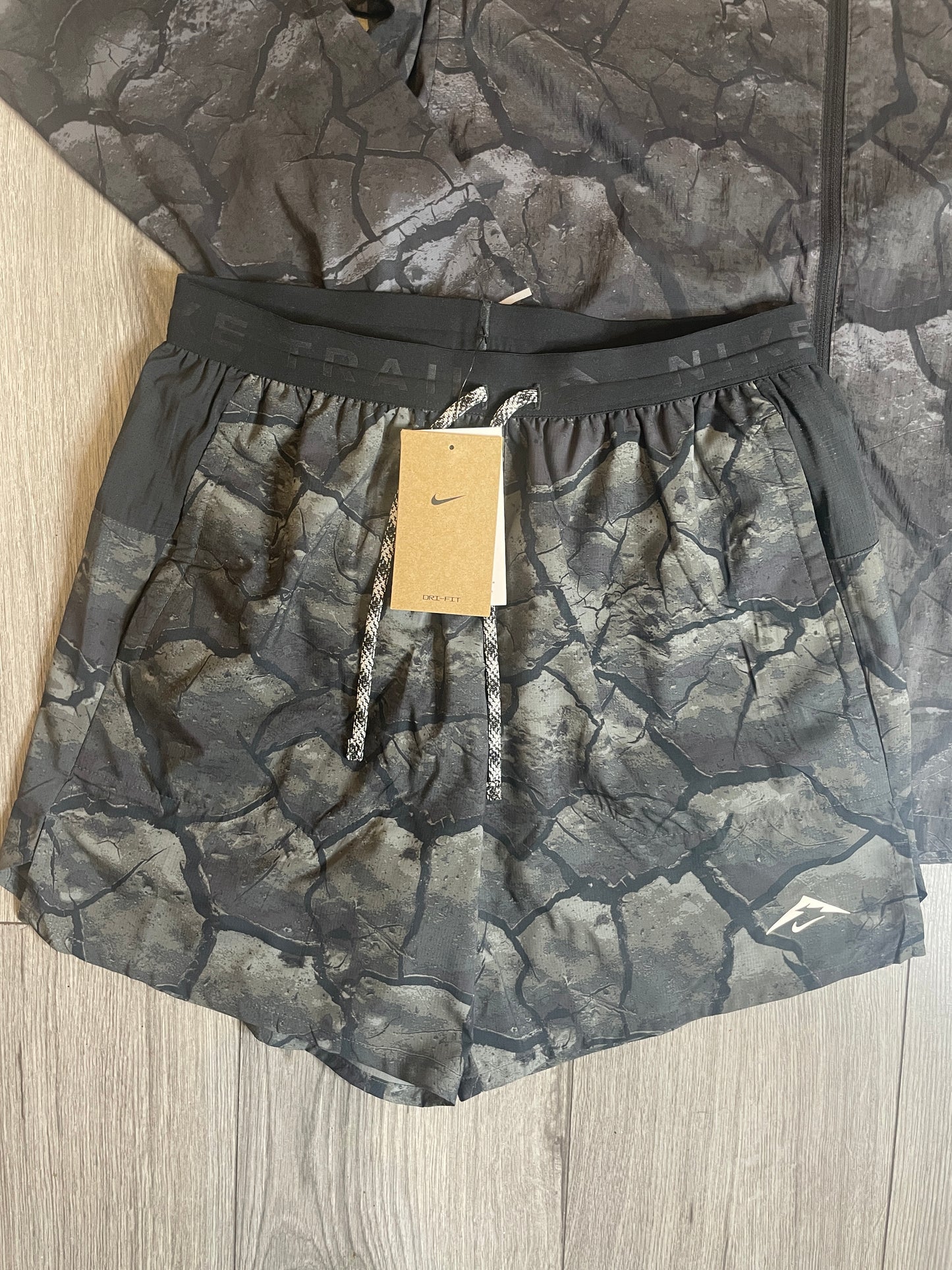Nike trail Areez Set