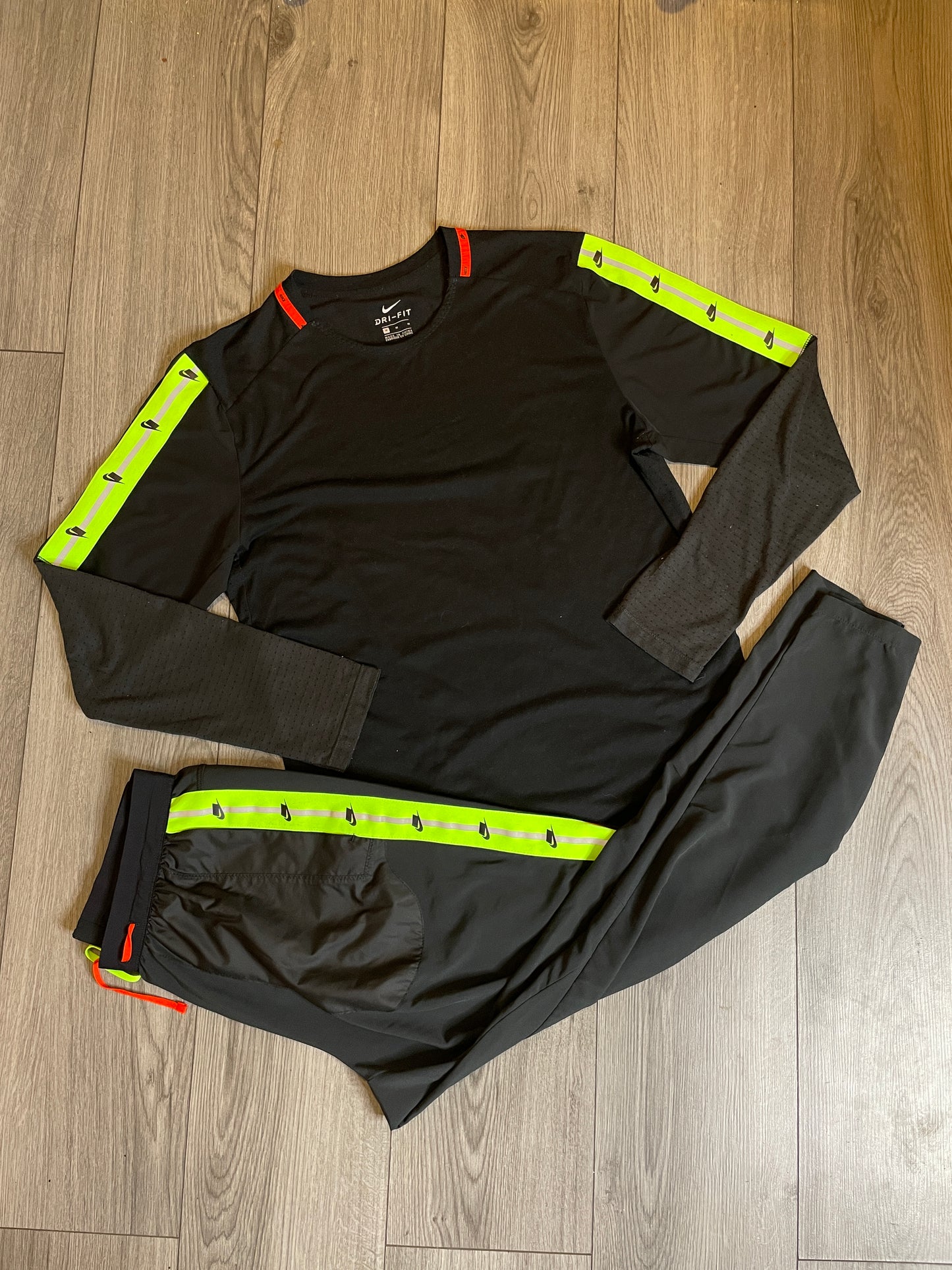 Nike Wild Run T & pants set