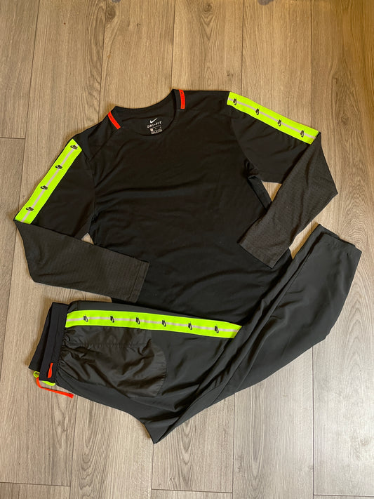 Nike Wild Run T & pants set