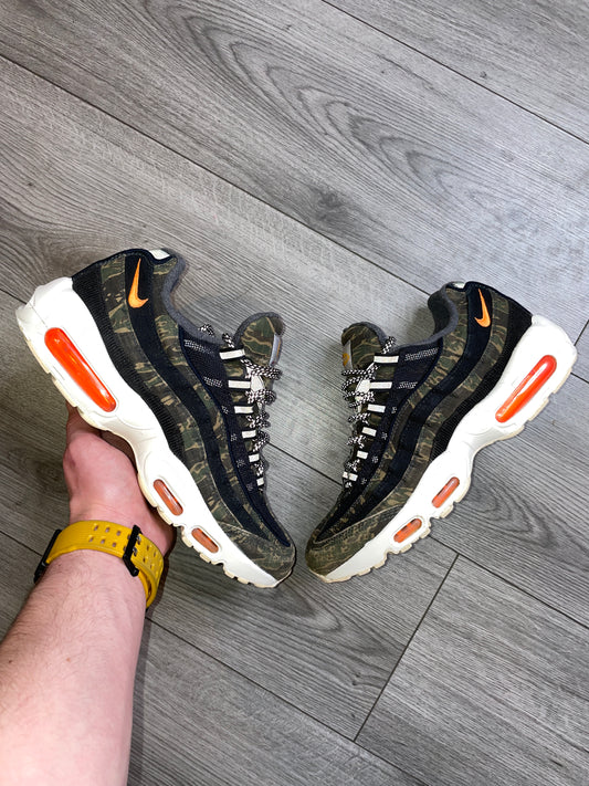 AirMax 95 x Carhartt