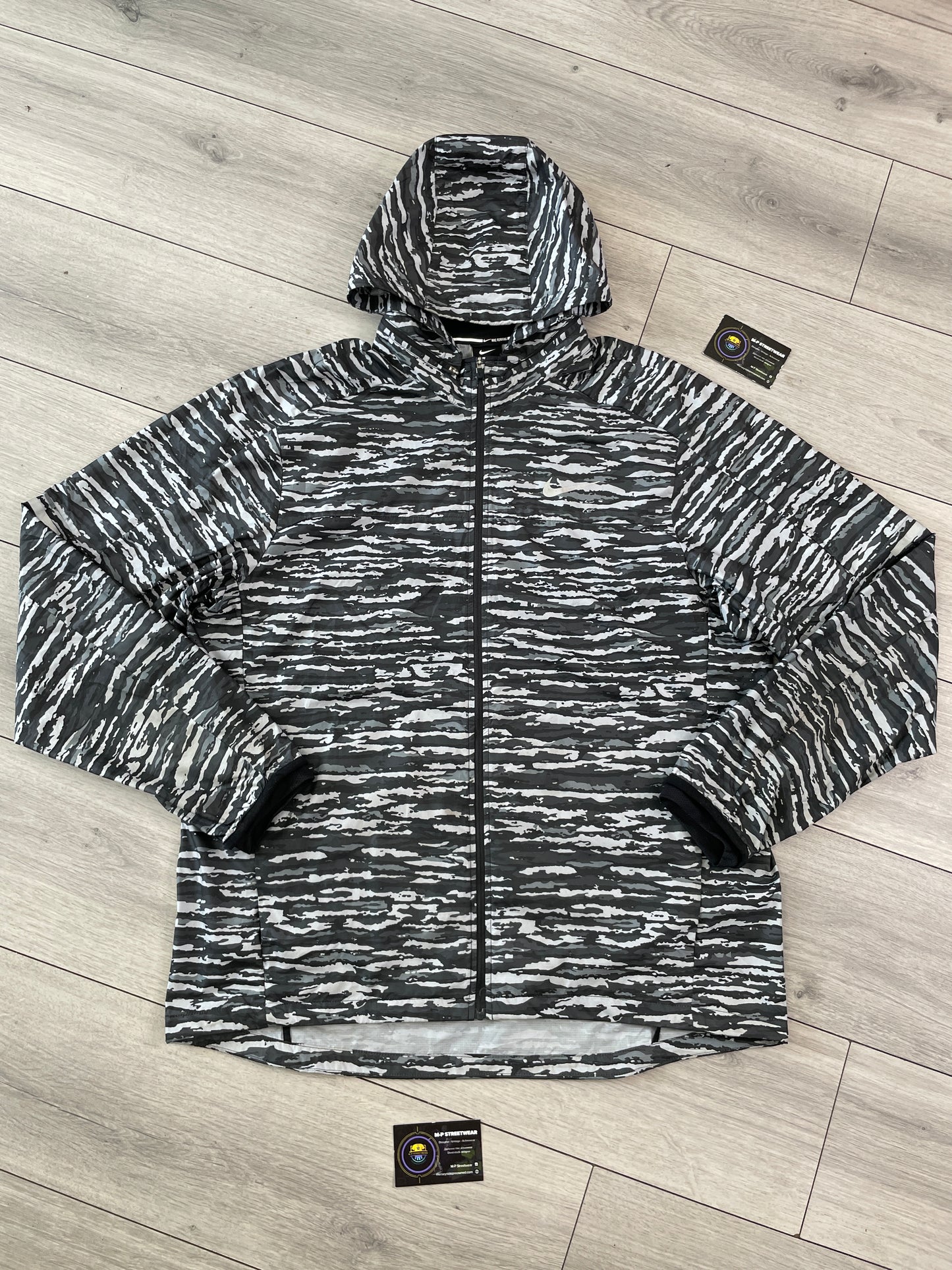 Nike Zebra Windbreaker (XL)🦓