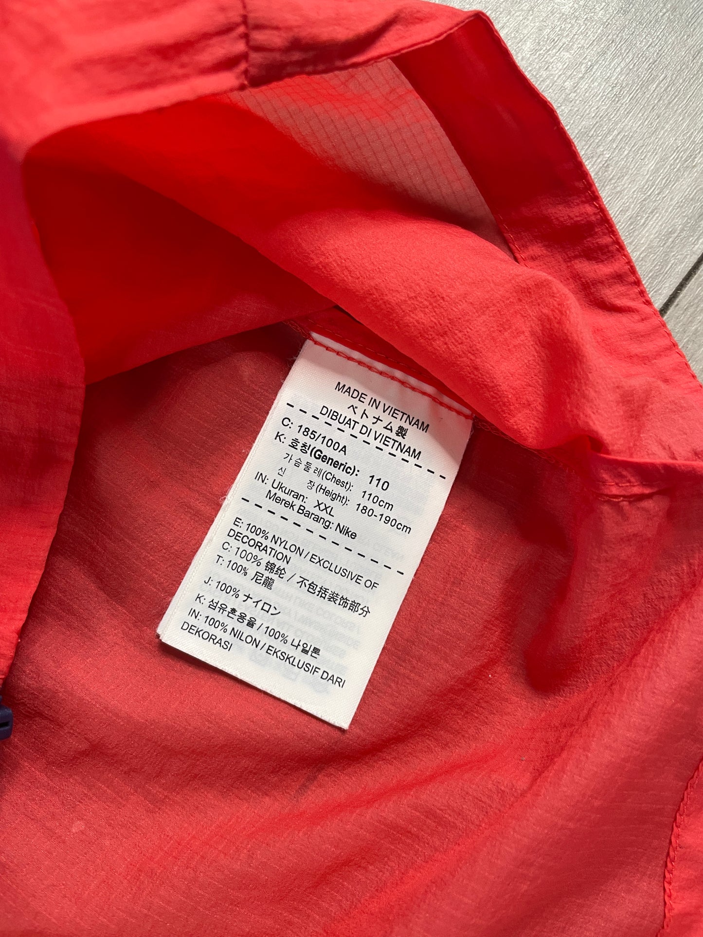 Nike Impossibly Light Windbreaker