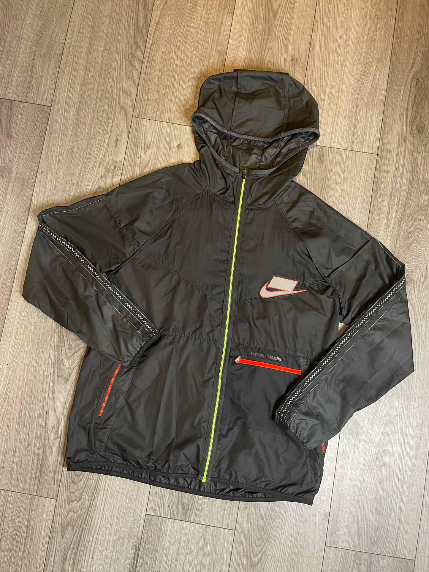 Nike Wild-Run Meekz windbreaker