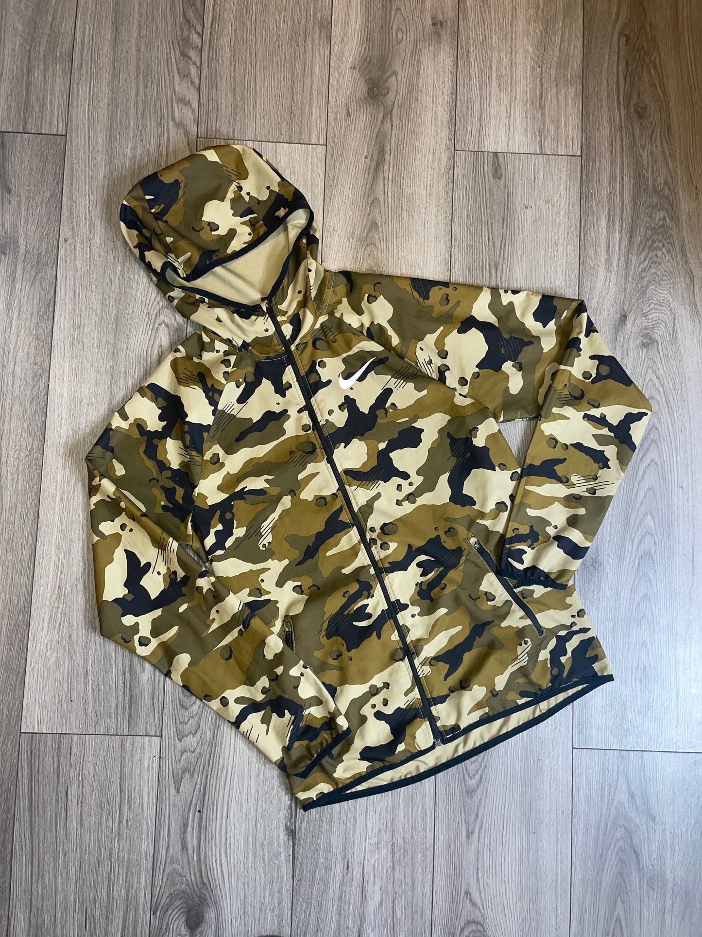 Nike camo windbreaker