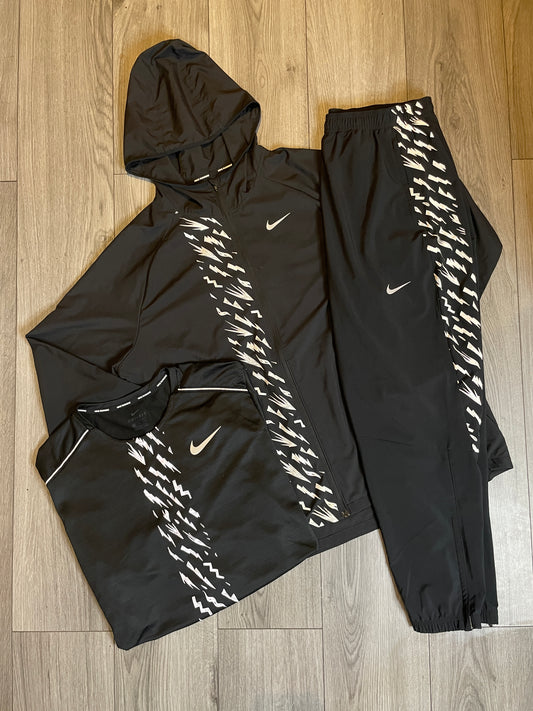 Nike 3 piece set lightening bolt ⚡️