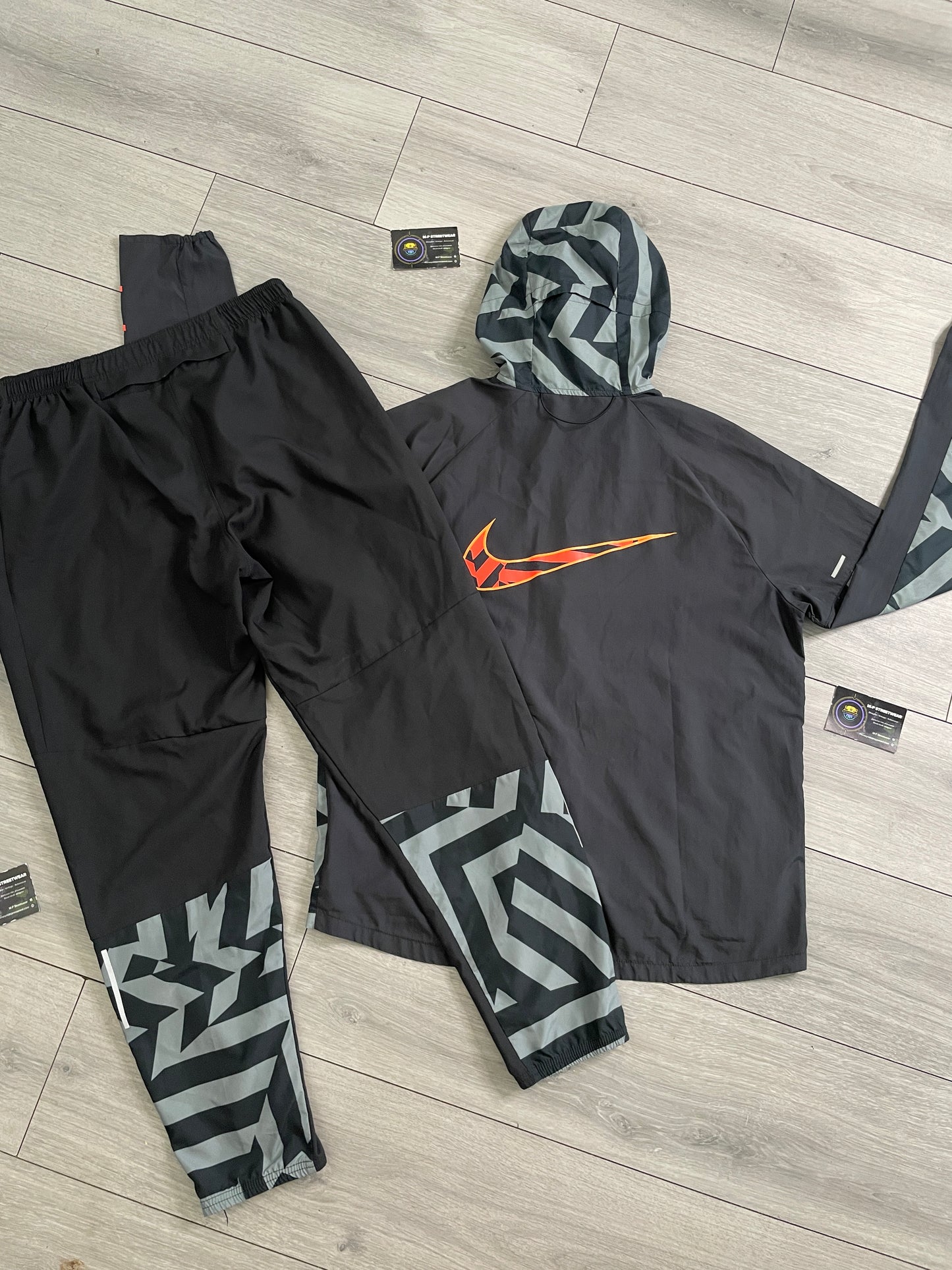 Nike “Ekiden” Tracksuit 🍊 (M)