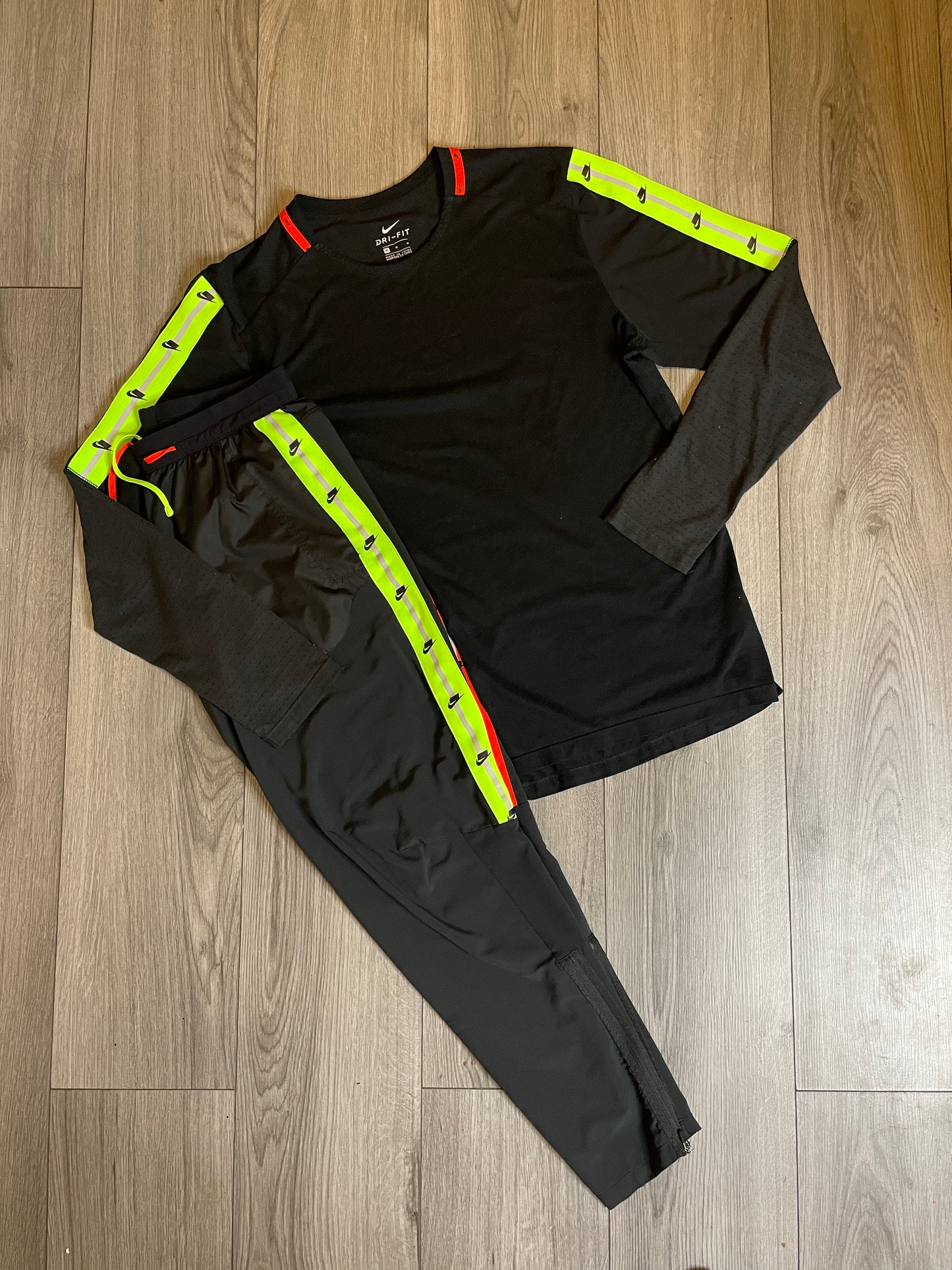 Nike Wild Run T & pants set